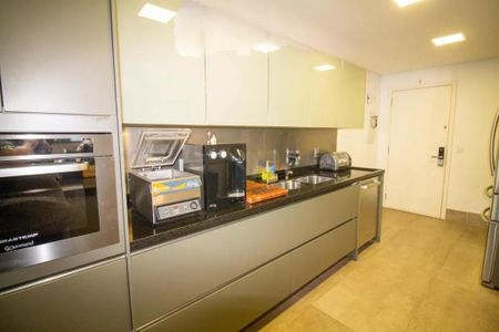 Apartamento à venda com 185m², 3 quartos e 1 vaga