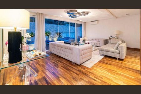 Casa à venda com 3 quartos, 450m² em Pacaembu, São Paulo
