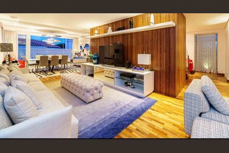 Casa à venda com 3 quartos, 450m² em Pacaembu, São Paulo