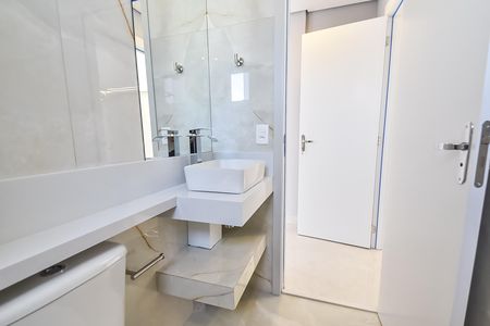 Apartamento para alugar com 56m², 2 quartos e 1 vaga Apartamento para alugar com 56m², 2 quartos e 1 vagaBanheiro da suíte