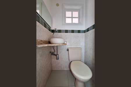 Casa de condomínio à venda com 115m², 3 quartos e 2 vagasLavabo