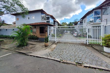 Casa de condomínio à venda com 115m², 3 quartos e 2 vagasFachada