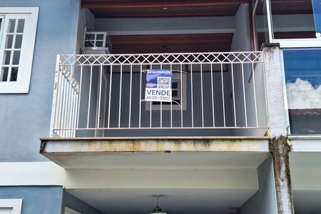 Casa de condomínio à venda com 115m², 3 quartos e 2 vagasPlaca