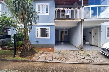 Casa de condomínio à venda com 115m², 3 quartos e 2 vagasFachada