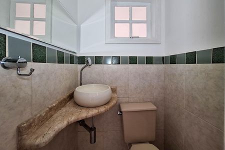 Casa de condomínio à venda com 115m², 3 quartos e 2 vagasLavabo