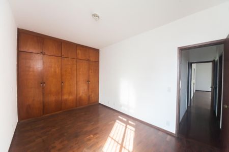 Apartamento para alugar com 130m², 4 quartos e 2 vagassuite 