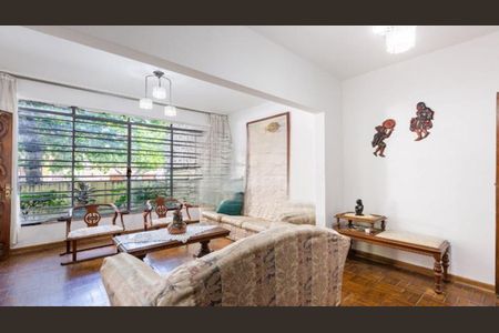 Casa à venda com 248m², 4 quartos e 2 vagas