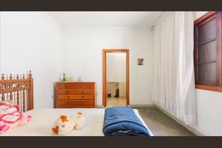 Casa à venda com 248m², 4 quartos e 2 vagas