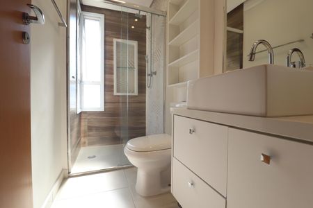 Apartamento à venda com 77m², 2 quartos e 2 vagasBanheiro Quarto 2 Suíte