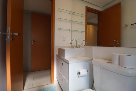 Apartamento à venda com 77m², 2 quartos e 2 vagasBanheiro Quarto 1 suíte