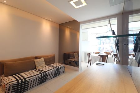 Apartamento à venda com 77m², 2 quartos e 2 vagasSala
