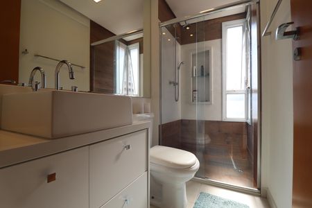 Apartamento à venda com 77m², 2 quartos e 2 vagasBanheiro Quarto 1 suíte