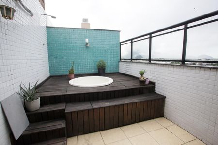 Apartamento à venda com 118m², 3 quartos e 2 vagasPiscina