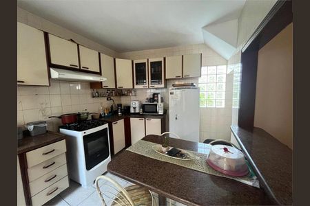 Casa à venda com 4 quartos, 200m² em Chácara Inglesa, São Paulo
