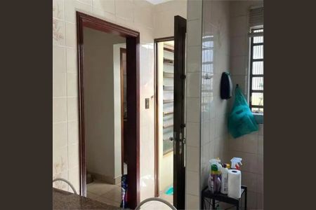 Casa à venda com 4 quartos, 200m² em Chácara Inglesa, São Paulo