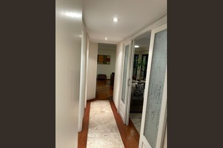Apartamento à venda com 178m², 3 quartos e 3 vagasCorredor