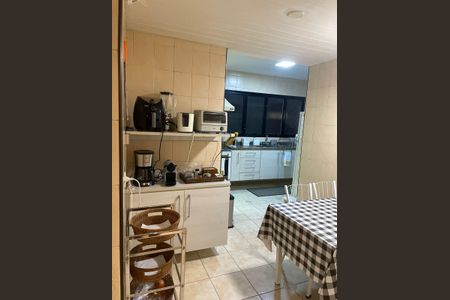 Apartamento à venda com 178m², 3 quartos e 3 vagasCozinha