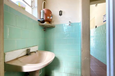Banheiro 2 de casa à venda com 4 quartos, 240m² em Floresta, Belo Horizonte