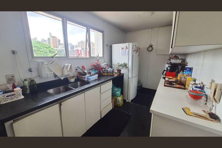 Apartamento à venda com 157m², 3 quartos e 4 vagas