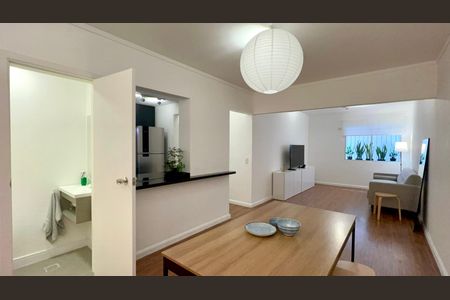 Apartamento à venda com 90m², 2 quartos e 1 vaga Apartamento à venda com 90m², 2 quartos e 1 vagaSala de Jantar