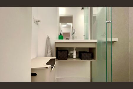 Apartamento à venda com 90m², 2 quartos e 1 vaga Apartamento à venda com 90m², 2 quartos e 1 vagaBanheiro