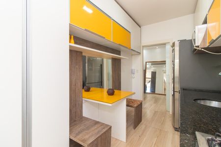 Apartamento para alugar com 80m², 2 quartos e 1 vaga Apartamento para alugar com 80m², 2 quartos e 1 vagaCozinha e Área de Serviço
