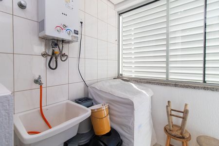 Apartamento para alugar com 80m², 2 quartos e 1 vaga Apartamento para alugar com 80m², 2 quartos e 1 vagaCozinha e Área de Serviço
