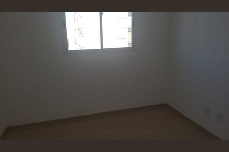 Quarto 1 de apartamento para alugar com 2 quartos, 47m² em Padre Miguel, Rio de Janeiro