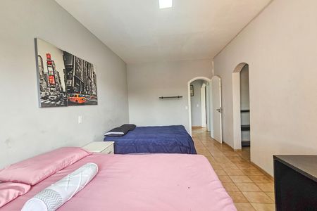 Casa para alugar com 2000m², 4 quartos e 6 vagas