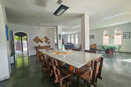 Casa para alugar com 2000m², 4 quartos e 6 vagas