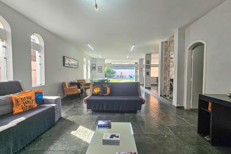 Casa para alugar com 2000m², 4 quartos e 6 vagas
