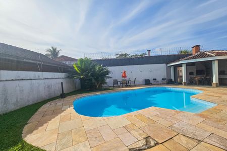 Casa para alugar com 2000m², 4 quartos e 6 vagas