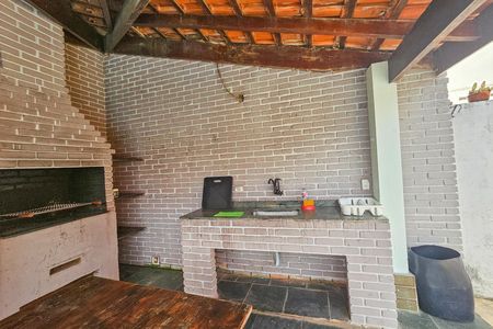 Casa para alugar com 2000m², 4 quartos e 6 vagas