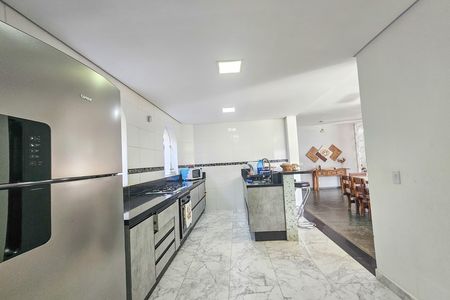 Casa para alugar com 2000m², 4 quartos e 6 vagas
