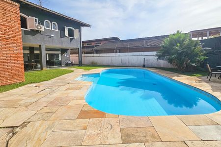 Casa para alugar com 2000m², 4 quartos e 6 vagas