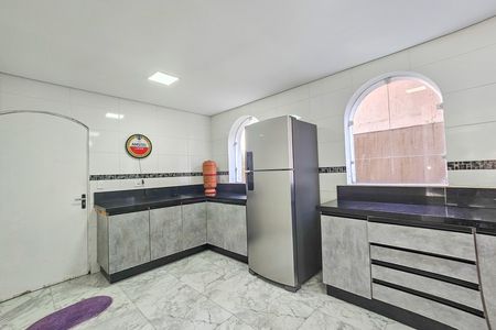 Casa para alugar com 2000m², 4 quartos e 6 vagas