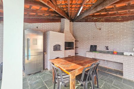 Casa para alugar com 2000m², 4 quartos e 6 vagas