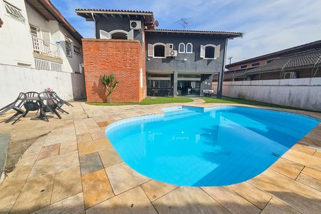 Casa para alugar com 2000m², 4 quartos e 6 vagas