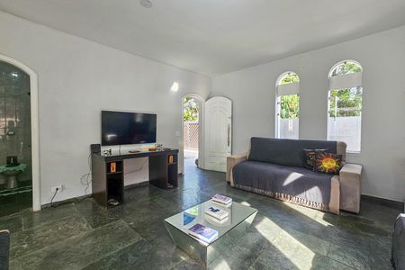 Casa para alugar com 4 quartos, 2000m² em Jardim Virginia, Guarujá