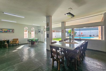 Casa para alugar com 2000m², 4 quartos e 6 vagas