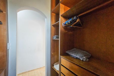 Casa para alugar com 2000m², 4 quartos e 6 vagas