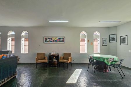 Casa para alugar com 2000m², 4 quartos e 6 vagas