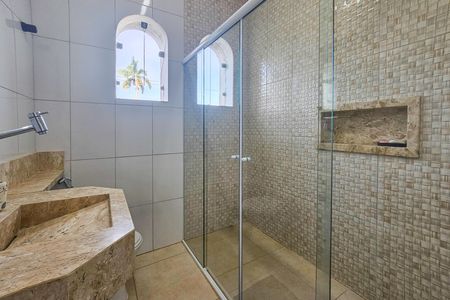 Casa para alugar com 2000m², 4 quartos e 6 vagas