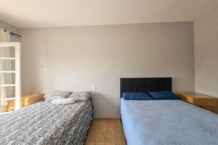 Casa para alugar com 2000m², 4 quartos e 6 vagas