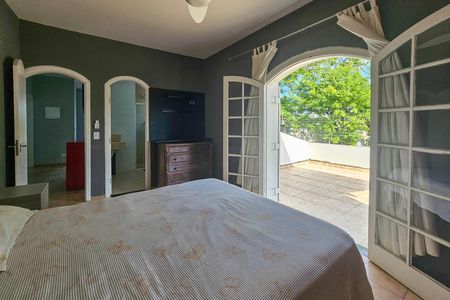 Casa para alugar com 2000m², 4 quartos e 6 vagas