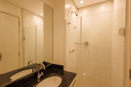 Apartamento para alugar com 65m², 2 quartos e 1 vaga Apartamento para alugar com 65m², 2 quartos e 1 vagaBanheiro Corredor