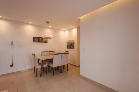 Apartamento para alugar com 65m², 2 quartos e 1 vaga Apartamento para alugar com 65m², 2 quartos e 1 vagaSala