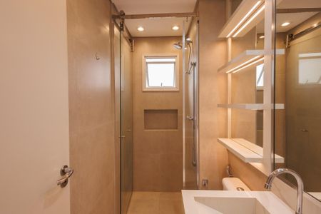 Apartamento para alugar com 65m², 2 quartos e 1 vaga Apartamento para alugar com 65m², 2 quartos e 1 vagaBanheiro da Suíte