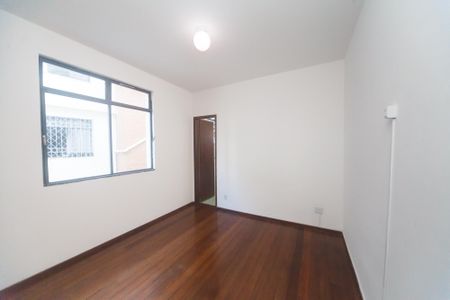 Apartamento para alugar com 90m², 3 quartos e 2 vagassuite