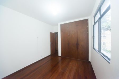 Apartamento para alugar com 90m², 3 quartos e 2 vagassuite